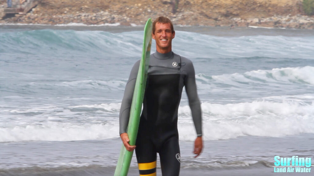 preston mcquillen surfing tourmaline surf park in pacific beach