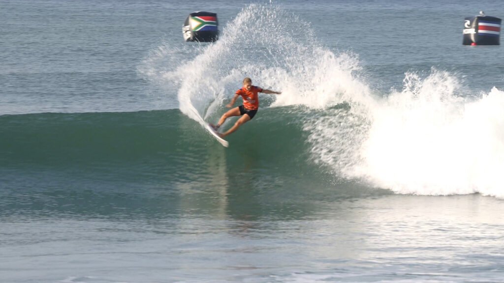 stephanie gilmore surfing lowers trestles at wsl rip curl pro womens finals