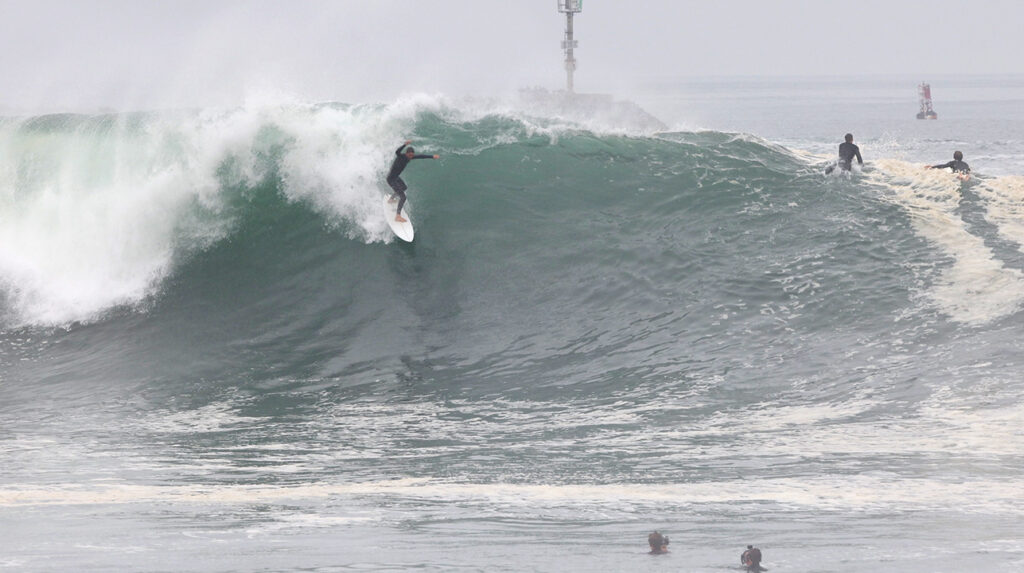 the wedge newport beach surfing photos and videos with biggest waves on 05-18-2023