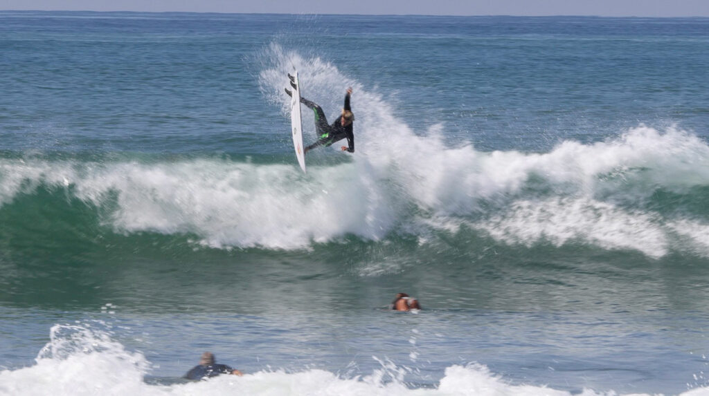 kolohe andino surfing lowers trestles by surf photographer john cocozza for slawtv